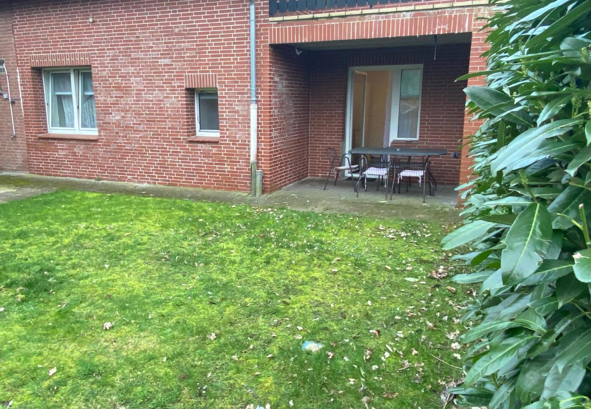 Smile Apartment Tiddische Exterior photo